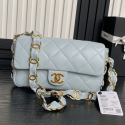 Borsa piccola con patta in pelle di agnello AS5167 Azzurro
