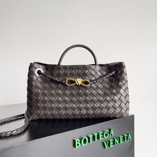 Borsa Bottega Veneta Andiamo piccola East/West agnello intrecciata fondente Replica Replica Perfette Borsa Bottega Veneta Andiamo piccola East/West agnello intrecciata fondente imitazioni