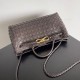 Borsa Bottega Veneta Andiamo piccola East/West agnello intrecciata fondente Replica Replica Perfette Borsa Bottega Veneta Andiamo piccola East/West agnello intrecciata fondente imitazioni