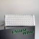 Replica Perfette Bottega Veneta Andiamo Piccolo East/West Borsa Agnello Intrecciata Bianca imitazioni
