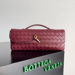 Pochette Andiamo di Bottega Veneta con Manico Agnello Intrecciato Barolo Pochette Andiamo di Bottega Veneta con Manico Agnello Intrecciato Barolo