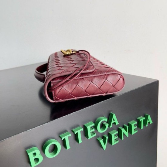 Pochette Andiamo di Bottega Veneta con Manico Agnello Intrecciato Barolo Replica Replica Perfette Pochette Andiamo di Bottega Veneta con Manico Agnello Intrecciato Barolo imitazioni