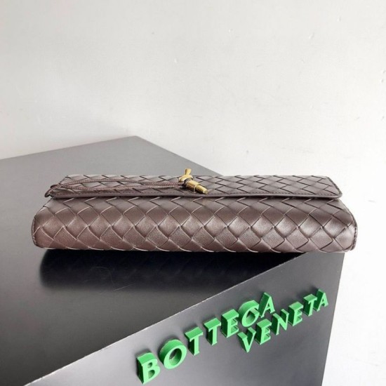 Pochette Andiamo di Bottega Veneta con manico agnello intrecciata fondente Replica Replica Perfette Pochette Andiamo di Bottega Veneta con manico agnello intrecciata fondente imitazioni
