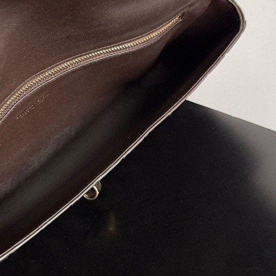 Pochette Andiamo di Bottega Veneta con manico agnello intrecciata fondente Replica Replica Perfette Pochette Andiamo di Bottega Veneta con manico agnello intrecciata fondente imitazioni