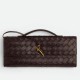Pochette Andiamo di Bottega Veneta con manico agnello intrecciata fondente Replica Replica Perfette Pochette Andiamo di Bottega Veneta con manico agnello intrecciata fondente imitazioni