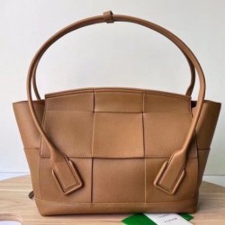 Borsa Media Arco Bottega Veneta Granata Caramello Replica Replica Perfette Borsa Media Arco Bottega Veneta Granata Caramello imitazioni