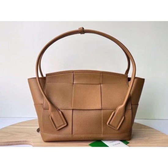 Borsa Media Arco Bottega Veneta Granata Caramello Replica Replica Perfette Borsa Media Arco Bottega Veneta Granata Caramello imitazioni
