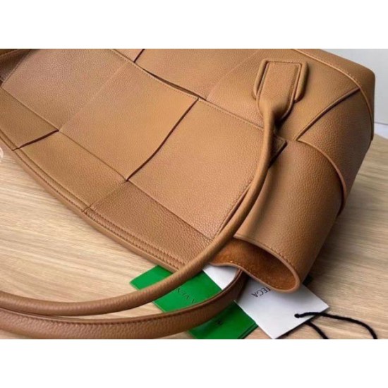 Borsa Media Arco Bottega Veneta Granata Caramello Replica Replica Perfette Borsa Media Arco Bottega Veneta Granata Caramello imitazioni