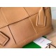 Borsa Media Arco Bottega Veneta Granata Caramello Replica Replica Perfette Borsa Media Arco Bottega Veneta Granata Caramello imitazioni
