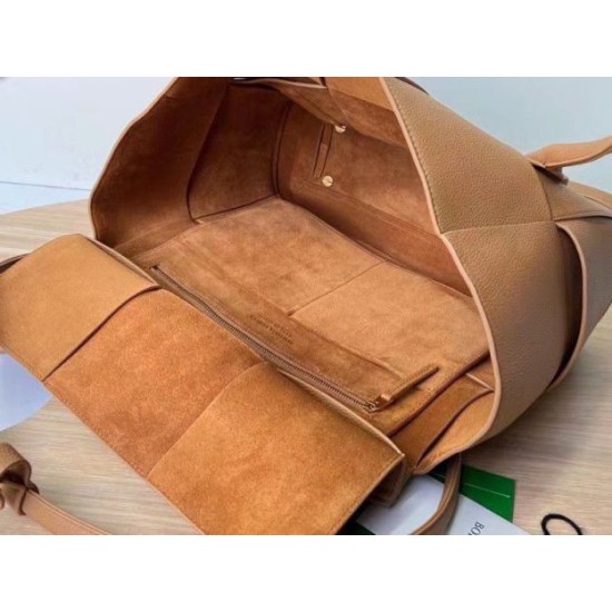 Borsa Media Arco Bottega Veneta Granata Caramello Replica Replica Perfette Borsa Media Arco Bottega Veneta Granata Caramello imitazioni