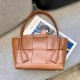Borsa Bottega Veneta Arco Media Vitello Intrecciato Caramello Replica Replica Perfette Borsa Bottega Veneta Arco Media Vitello Intrecciato Caramello imitazioni