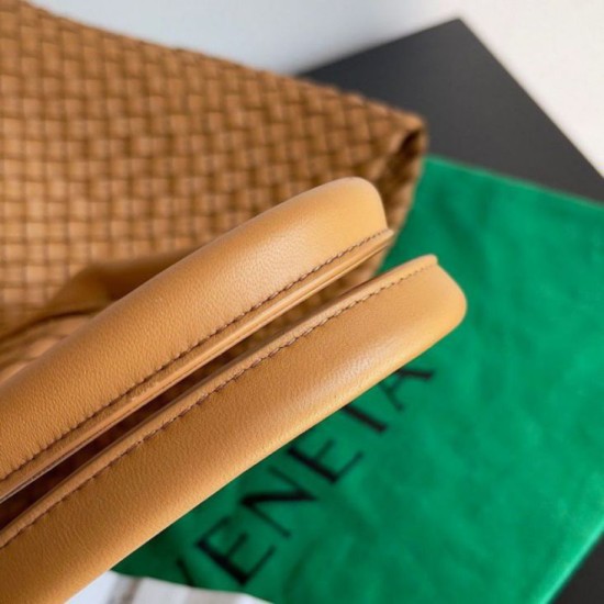 replica Cabat media Bottega Veneta agnello intrecciata color caramello qualità specchio Replica Perfette Cabat media Bottega Veneta agnello intrecciata color caramello imitazioni