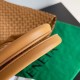 replica Cabat media Bottega Veneta agnello intrecciata color caramello qualità specchio Replica Perfette Cabat media Bottega Veneta agnello intrecciata color caramello imitazioni