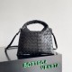 Bottega Veneta Mini Hop Borsa vitello intrecciata nera Replica Replica Perfette Bottega Veneta Mini Hop Borsa vitello intrecciata nera imitazioni