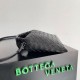 Bottega Veneta Mini Hop Borsa vitello intrecciata nera Replica Replica Perfette Bottega Veneta Mini Hop Borsa vitello intrecciata nera imitazioni