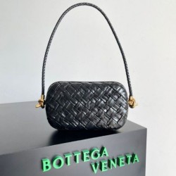 Bottega Veneta Nodo Minaudiere Su Cinturino Nero Foulard Intreccio Bottega Veneta Nodo Minaudiere Su Cinturino Nero Foulard Intreccio