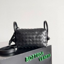 Borsa Replica a tracolla Bottega Veneta Piccolo Loop agnello intrecciata nera qualità specchio Replica Perfette Borsa 1:1 a tracolla Bottega Veneta Piccolo Loop agnello intrecciata nera imitazioni