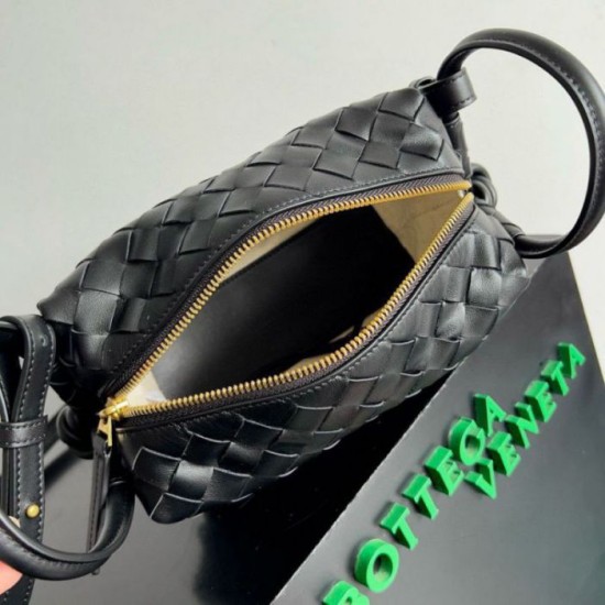 Borsa Replica a tracolla Bottega Veneta Piccolo Loop agnello intrecciata nera qualità specchio Replica Perfette Borsa 1:1 a tracolla Bottega Veneta Piccolo Loop agnello intrecciata nera imitazioni