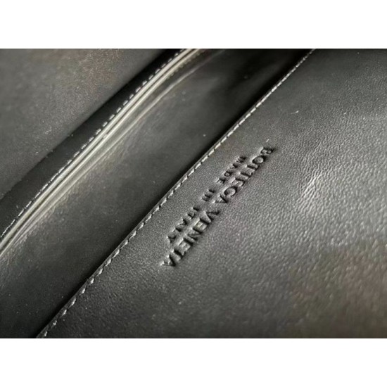 Bottega Veneta Mount Medium Envelope Borsa vitello nera Replica Replica Perfette Bottega Veneta Mount Medium Envelope Borsa vitello nera imitazioni