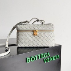 Bottega Veneta Bang Bang Vanity Case Avorio Intrecciato Bottega Veneta Bang Bang Vanity Case Avorio Intrecciato