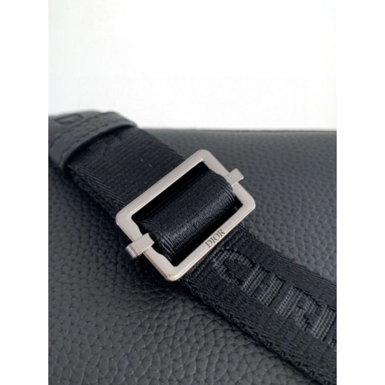 Replica Dior Borsa a tracolla con cerniera Mini Rider 2.0 beige obliquo con pelle nera Riproduzione Fedele Dior Borsa a tracolla con cerniera Mini Rider 2.0 beige obliquo con pelle nera imitazioni