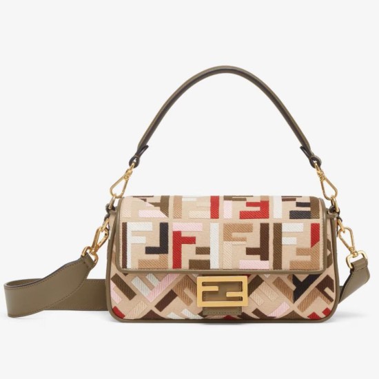 Replica Borsa media Baguette Fendi tela con ricamo FF multicolore Replica Perfetta Borsa media Baguette Fendi tela con ricamo FF multicolore imitazioni