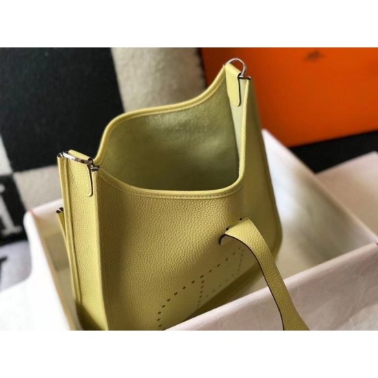 Hermes Evelyne III 29 PM Borse Firmate Replica Jaune Poussin Clemence qualità specchio Replica Perfette Hermes Evelyne III 29 PM Borse Firmate Jaune Poussin Clemence imitazioni