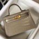 Hermes Kelly Mini II Borsa Taupe Embossed Crocodile Replica Replica Perfette Hermes Kelly Mini II Borsa Taupe Embossed Crocodile imitazioni