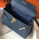 Borsa Hermes Kelly 28cm Retourne blu agata Clemence Replica Replica Perfette Borsa Hermes Kelly 28cm Retourne blu agata Clemence imitazioni