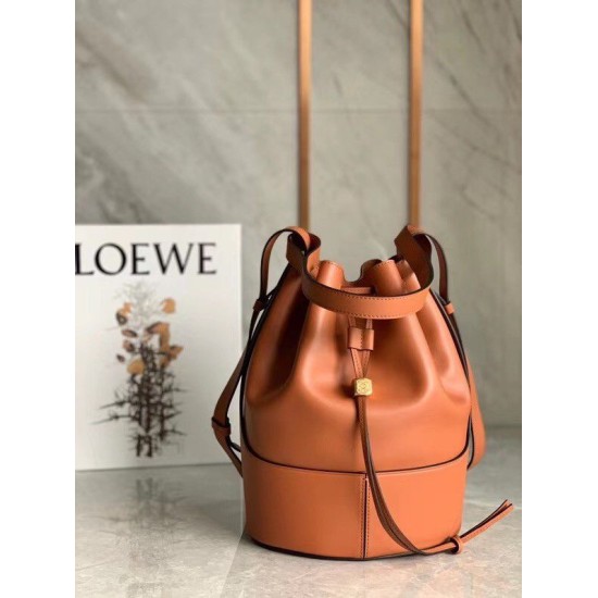 Loewe Medium Balloon Bucket Borse Replica Camel Calfskin qualità specchio Replica Perfette Loewe Medium Balloon Bucket Borse Camel Calfskin imitazioni