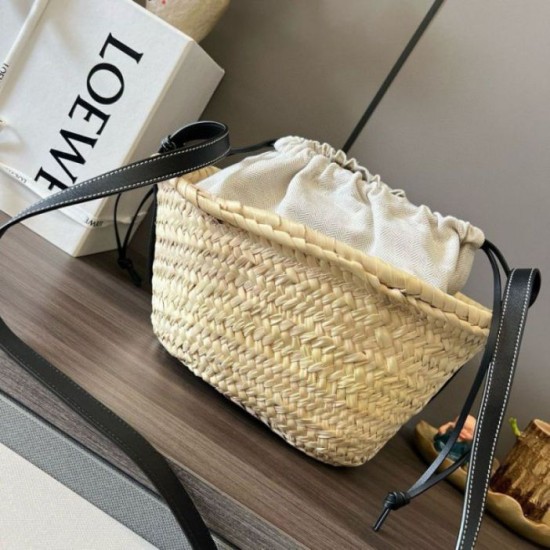Loewe Drawstring Bucket Borse Imitazioni Palm Leaf e vitello nera Replica Replica Perfette Loewe Drawstring Bucket Borse Imitazioni Palm Leaf e vitello nera imitazioni