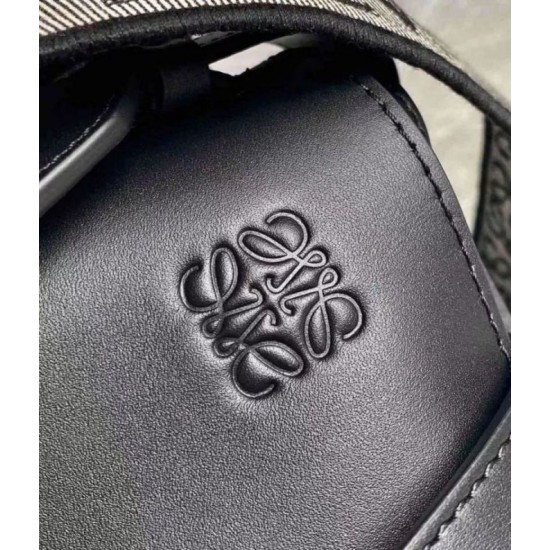 Borsa Gate piccola Loewe vitello nera e jacquard Replica Replica Perfette Borsa Gate piccola Loewe vitello nera e jacquard imitazioni