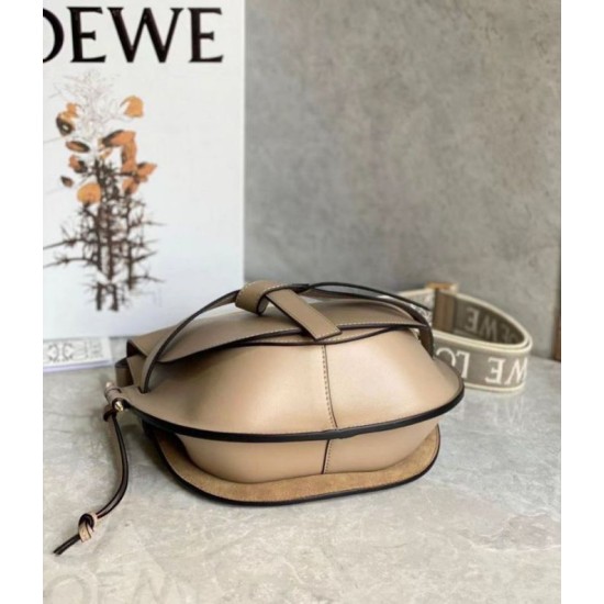 Loewe Gate Piccolo Borsa Sabbia Vitello e Jacquard Replica Replica Perfette Loewe Gate Piccolo Borsa Sabbia Vitello e Jacquard imitazioni
