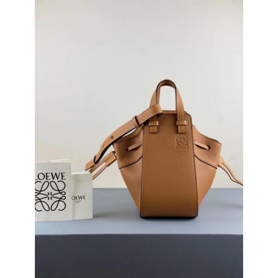 Loewe Mini Hammock Drawstring Borse Firmate Replica Brown qualità specchio Replica Perfette Loewe Mini Hammock Drawstring Borse Firmate Brown imitazioni