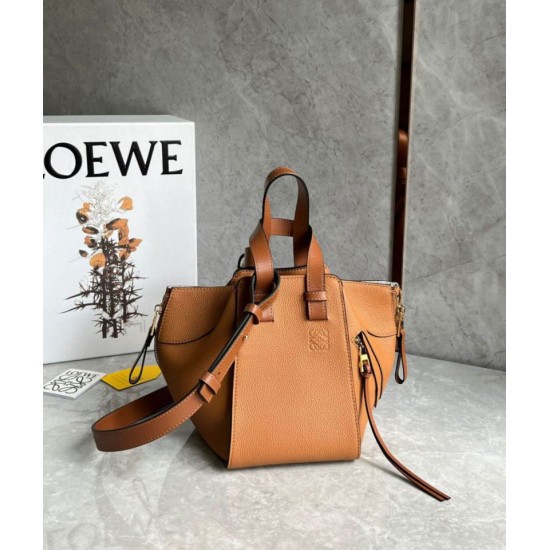 Loewe Compact Hammock Borsa Light Caramel Grained Calfskin Replica Replica Perfette Loewe Compact Hammock Borsa Light Caramel Grained Calfskin imitazioni