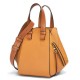 Loewe Compact Hammock Borsa Light Caramel Grained Calfskin Replica Replica Perfette Loewe Compact Hammock Borsa Light Caramel Grained Calfskin imitazioni