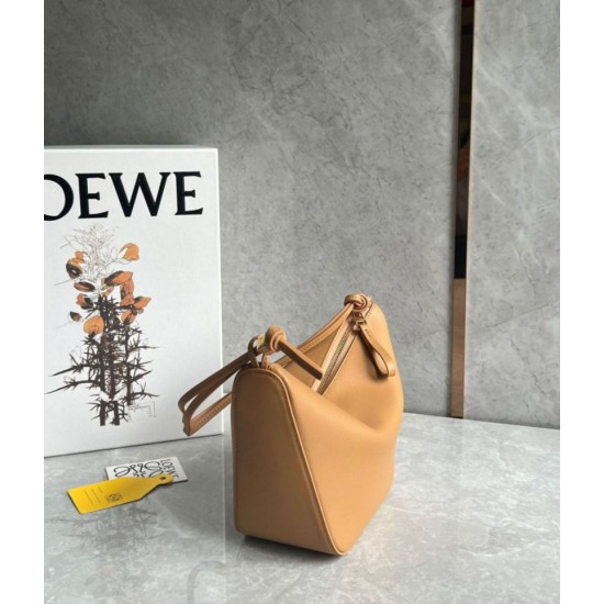 Loewe Mini Hammock Hobo Borsa Light Brown Vitello Replica Replica Perfette Loewe Mini Hammock Hobo Borsa Light Brown Vitello imitazioni