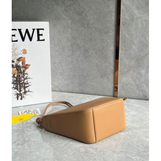 Loewe Mini Hammock Hobo Borsa Light Brown Vitello Replica Replica Perfette Loewe Mini Hammock Hobo Borsa Light Brown Vitello imitazioni