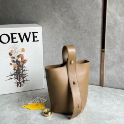 Loewe Mini Pebble Bucket Borsa Oak Calfskin Replica Replica Perfette Loewe Mini Pebble Bucket Borsa Oak Calfskin imitazioni