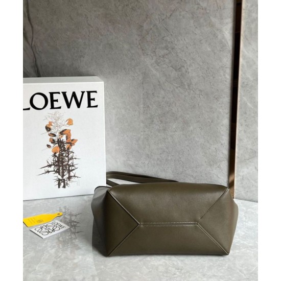 Loewe Puzzle Medium Fold Tote Borsa Dark Green Vitello Replica Replica Perfette Loewe Puzzle Medium Fold Tote Borsa Dark Green Vitello imitazioni