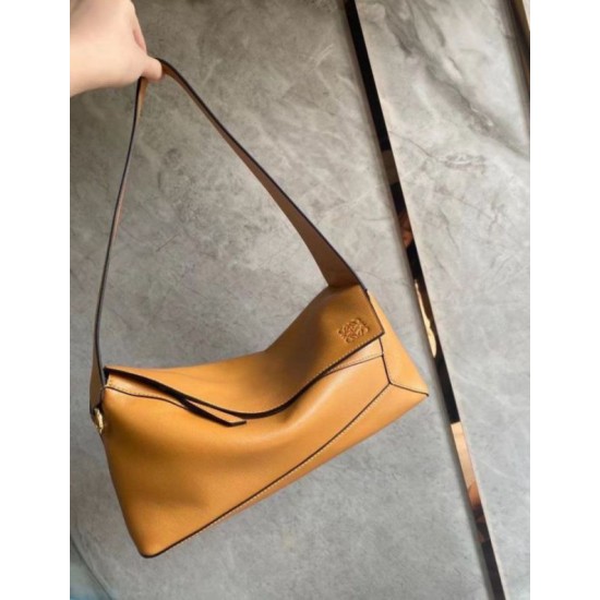 Loewe Puzzle Hobo Borsa Brown Nappa Calfskin Replica Replica Perfette Loewe Puzzle Hobo Borsa Brown Nappa Calfskin imitazioni