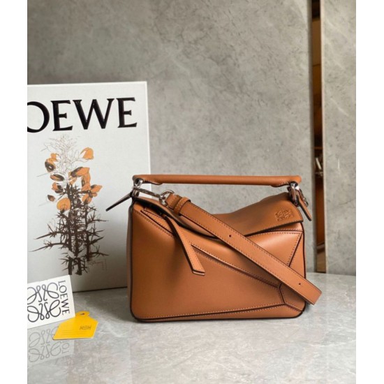 Loewe Puzzle Piccolo Borsa Tan Classico Vitello Replica Replica Perfette Loewe Puzzle Piccolo Borsa Tan Classico Vitello imitazioni