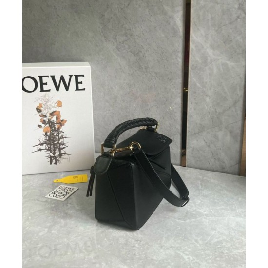 Loewe Puzzle Piccolo replica Nero Vitello con Manico Intrecciato qualità specchio Replica Perfette Loewe Puzzle Piccolo Nero Vitello con Manico Intrecciato imitazioni
