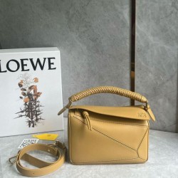 Replica Perfette Loewe Puzzle Piccolo Borse  Sahara Vitello con Manico Intrecciato imitazioni