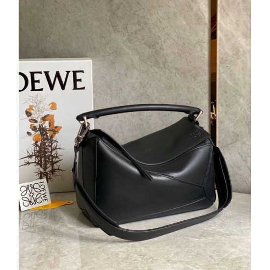 Loewe Puzzle Medium Borsa Replica Nero Classico Vitello qualità specchio Replica Perfette Loewe Puzzle Medium Borsa 1:1 Nero Classico Vitello imitazioni