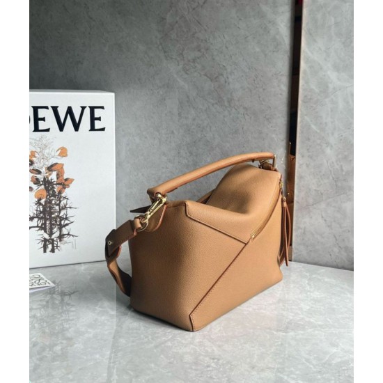 Loewe Puzzle Medium Borse Replica Toffee Grained Calfskin qualità specchio Replica Perfette Loewe Puzzle Medium Borse Toffee Grained Calfskin imitazioni