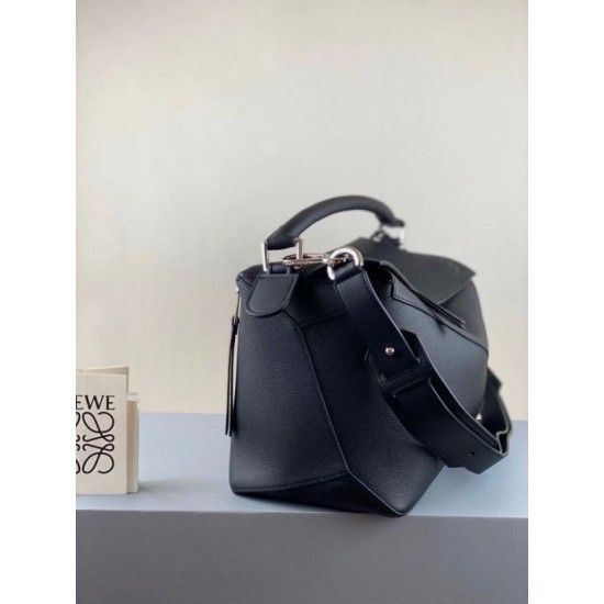 replica Puzzle grande Loewe Nera grana qualità specchio Replica Perfette Puzzle grande Loewe Nera grana imitazioni