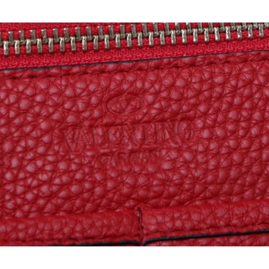 Replica Valentino Medium Rockstud Tote Rosso Grain Calfskin Riproduzione Fedele Valentino Medium Rockstud Tote Rosso Grain Calfskin imitazioni