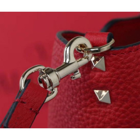 Replica Valentino Medium Rockstud Tote Rosso Grain Calfskin Riproduzione Fedele Valentino Medium Rockstud Tote Rosso Grain Calfskin imitazioni