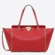 Replica Valentino Medium Rockstud Tote Rosso Grain Calfskin Riproduzione Fedele Valentino Medium Rockstud Tote Rosso Grain Calfskin imitazioni